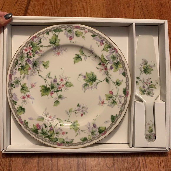 Andrea By Sadek Other - NIB Andrea by Sadek Monica Cake Set Plate & Server 11" Dia Made in Japan